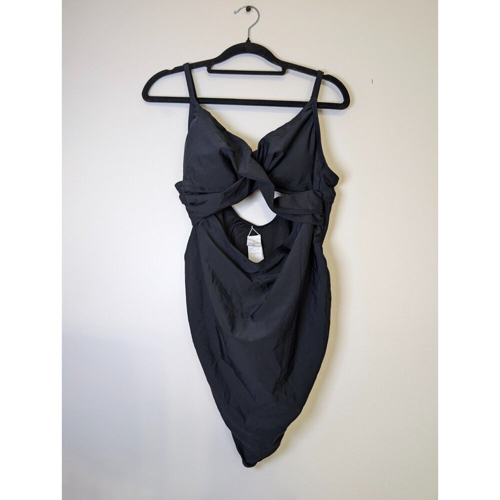 Cupshe Black Ruched One Piece Swimsuit L Tummy Control Chic Resort NWT Classic - Picture 6 of 10